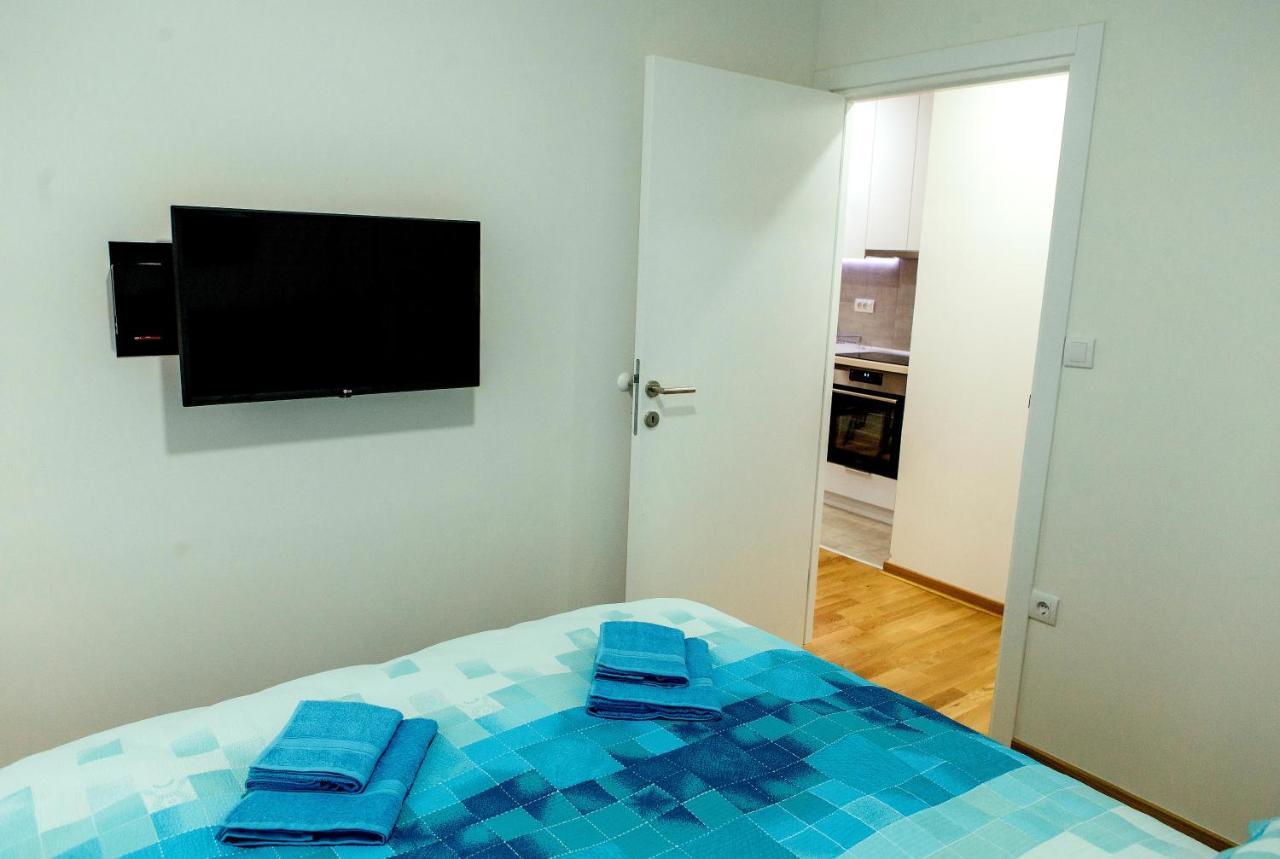 Apartman Happy Day Divcibare Luaran gambar